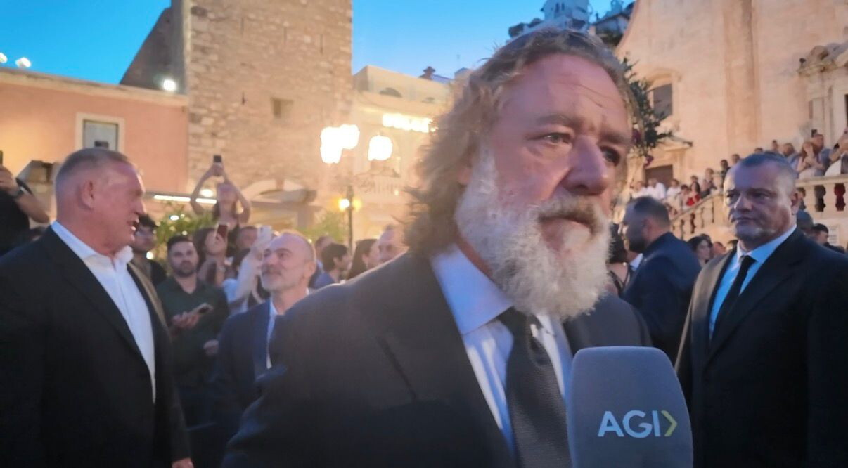 Russell Crowe stupisce tutti: "Sono un grande fan di Ultimo"
