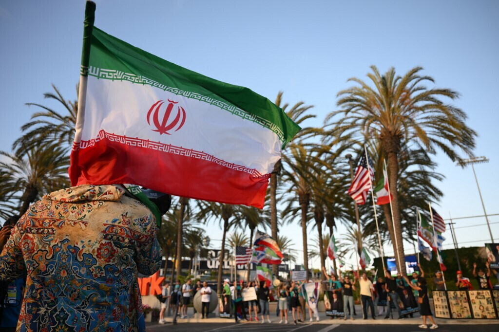 Polizia iraniana davanti al ministero degli Esteri, tensione diplomatica tra Iran e Ucraina