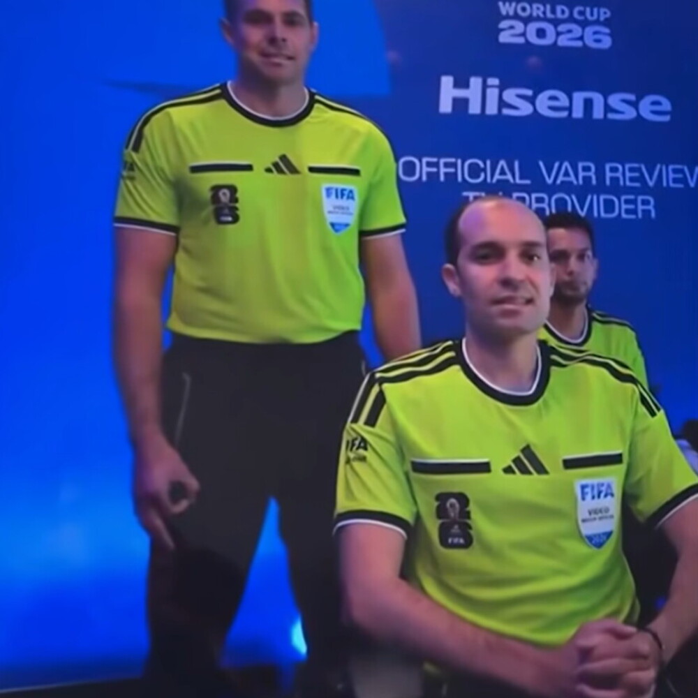 Symbol of white supremacy at the World Cup? Storm over the gesture of the Australian VAR referee