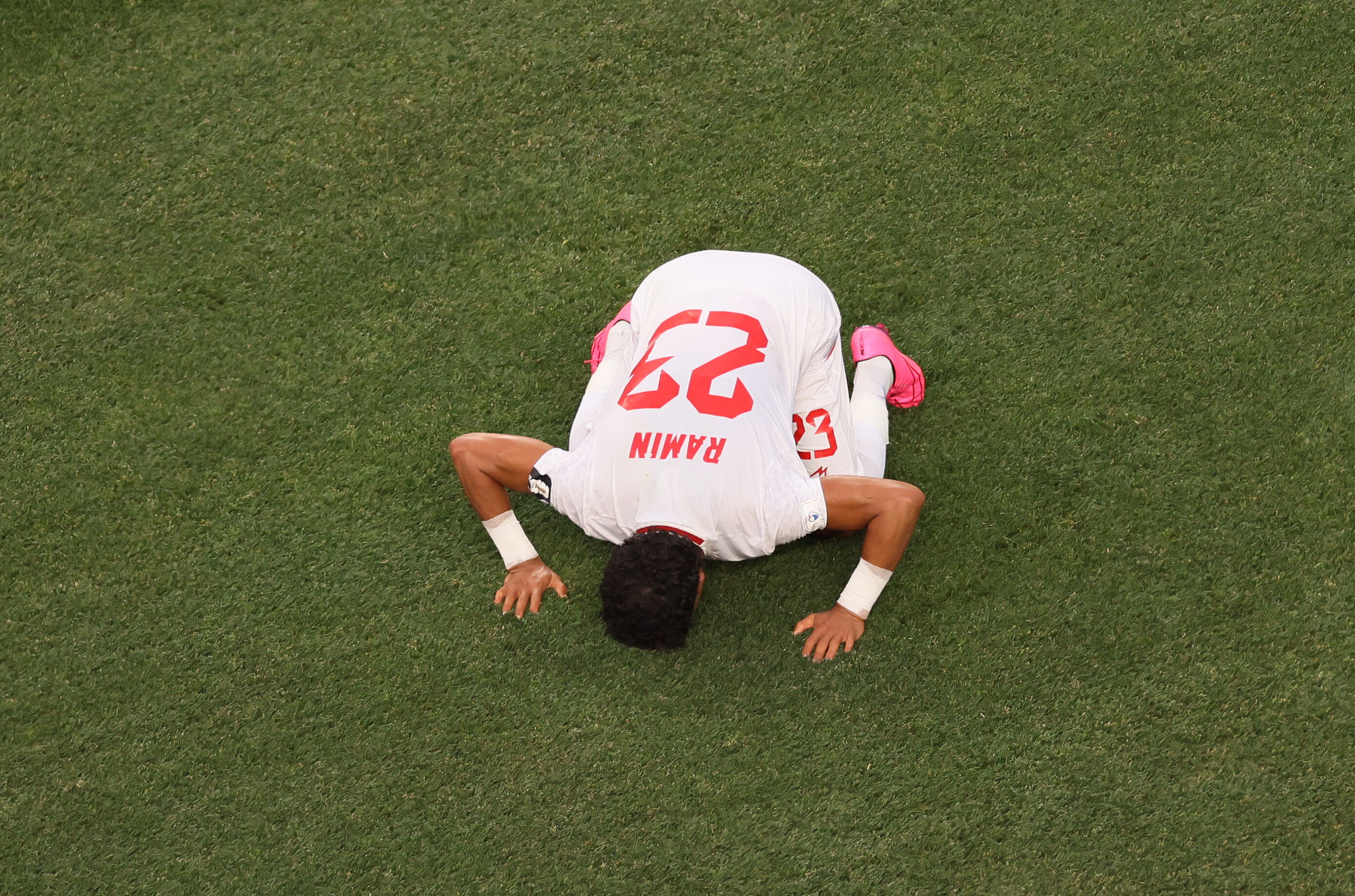 Mondiali: Iran, gol e spettacolo tra le proteste, fischiato l'inno