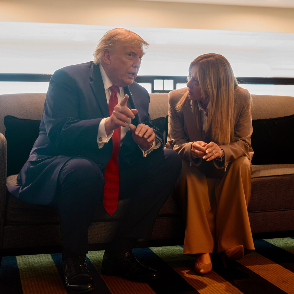Trump: "At the G7 Meloni begged me to take a photo, I felt sorry for him". The first: "Par…