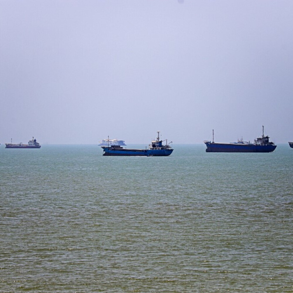 Oil tanker traffic resumes in Hormuz