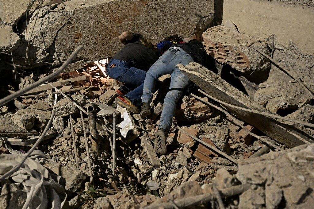 Terremoto in Venezuela, doppia scossa di magnitudo 7.2 e 7.5. Si scava tra gli edifici crollati