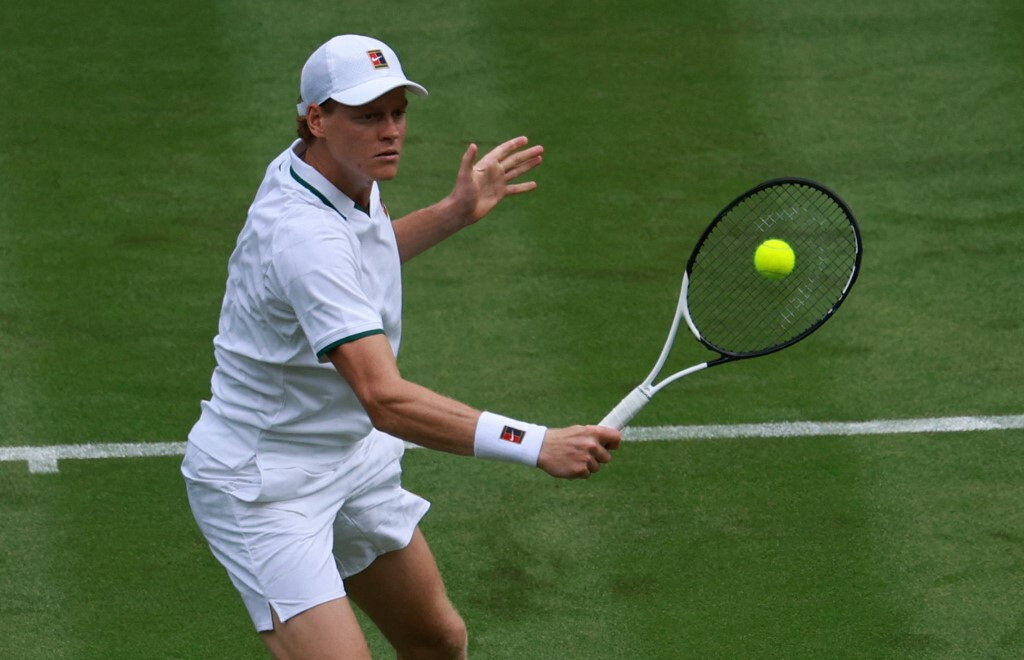 Sinner soffre ma vince all’esordio a Wimbledon: Kecmanovic battuto in cinque set