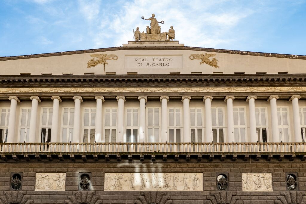 Lirica, a Napoli il San Carlo festeggia 290 anni con undici opere