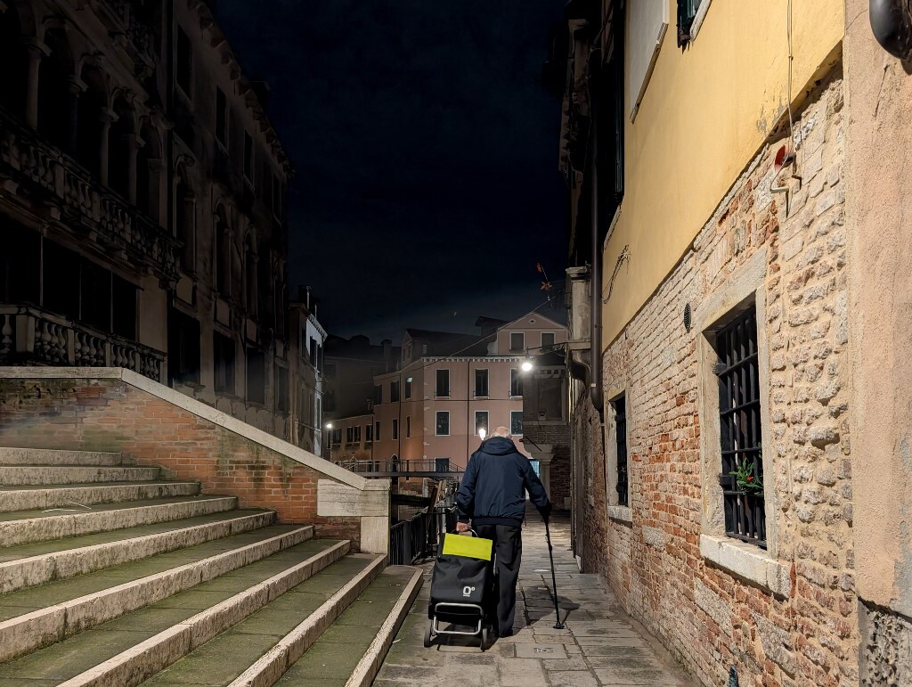 Il boom delle fragilità tra gli anziani