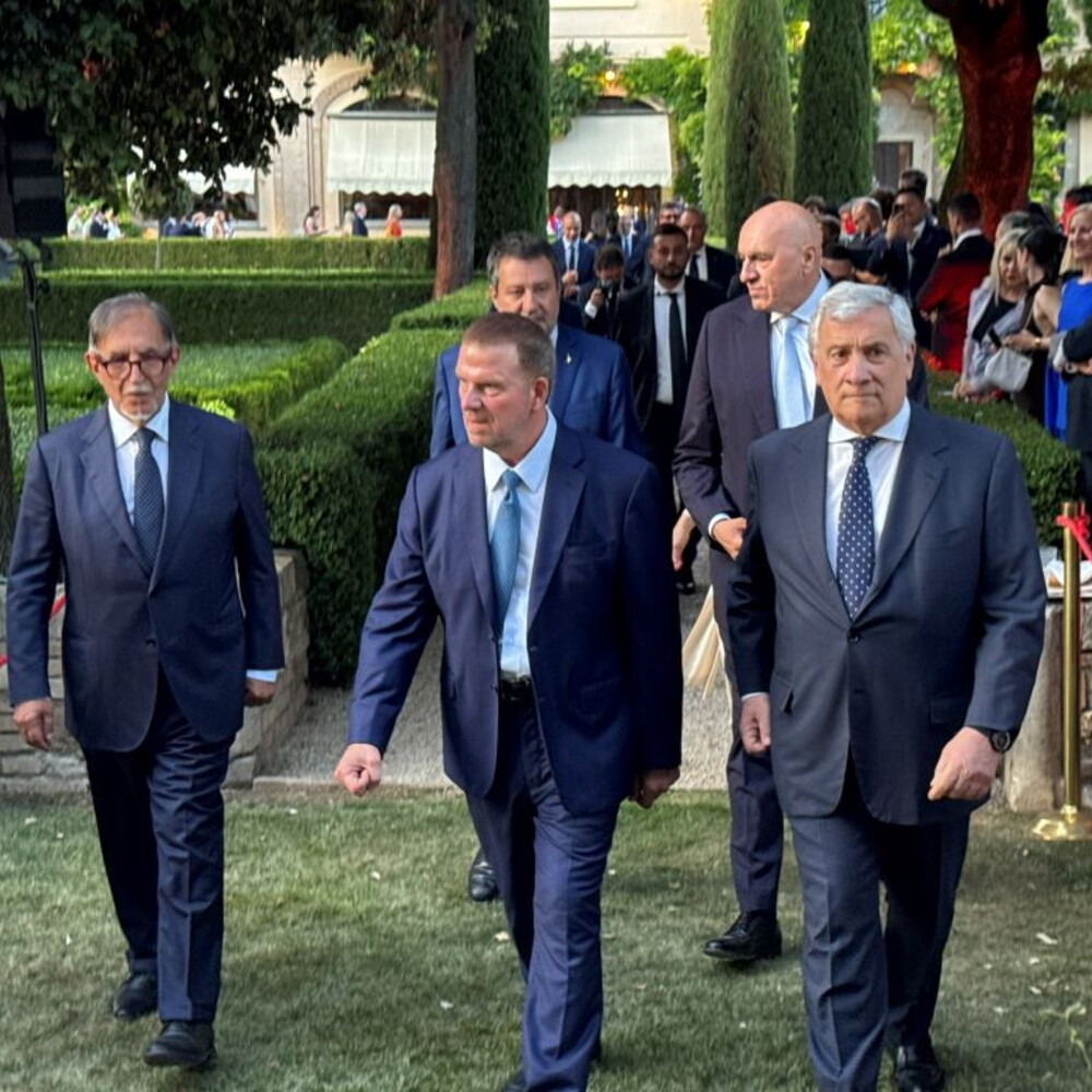 Villa Taverna, the government at the US party: "Friends beyond controversy"
