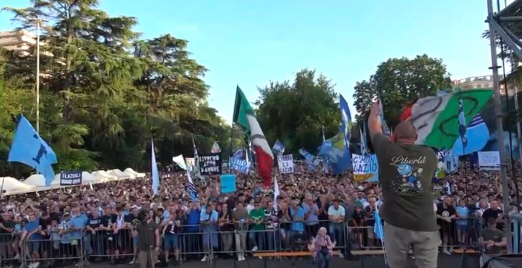 Lazio, 20mila in piazza contro Lotito. Tra i tifosi anche Rocca e Tommaso Paradiso