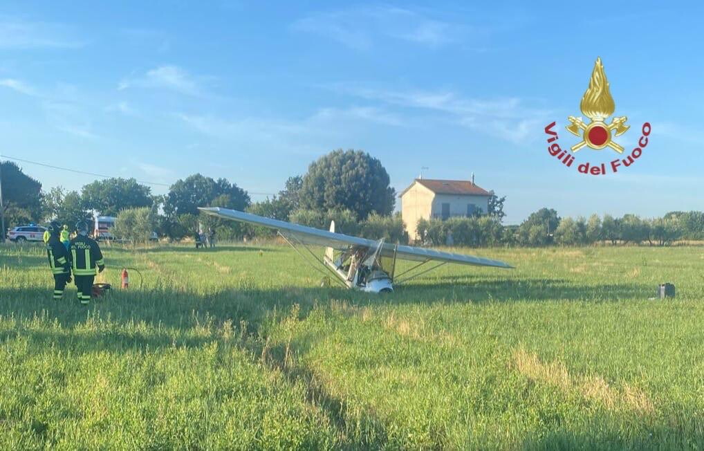 Cade aereo ultraleggero nell'Aretino, muore pilota 58enne