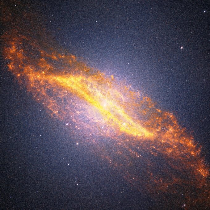 La galassia Centaurus A come mai vista prima grazie al telescopio Webb