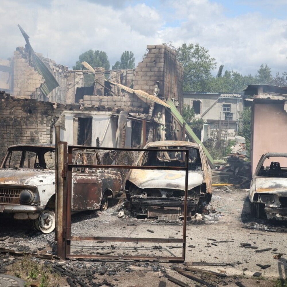 Ukraine under ballistic attack, 7 dead. Today the key Trump-Zelensky meeting in Ankara