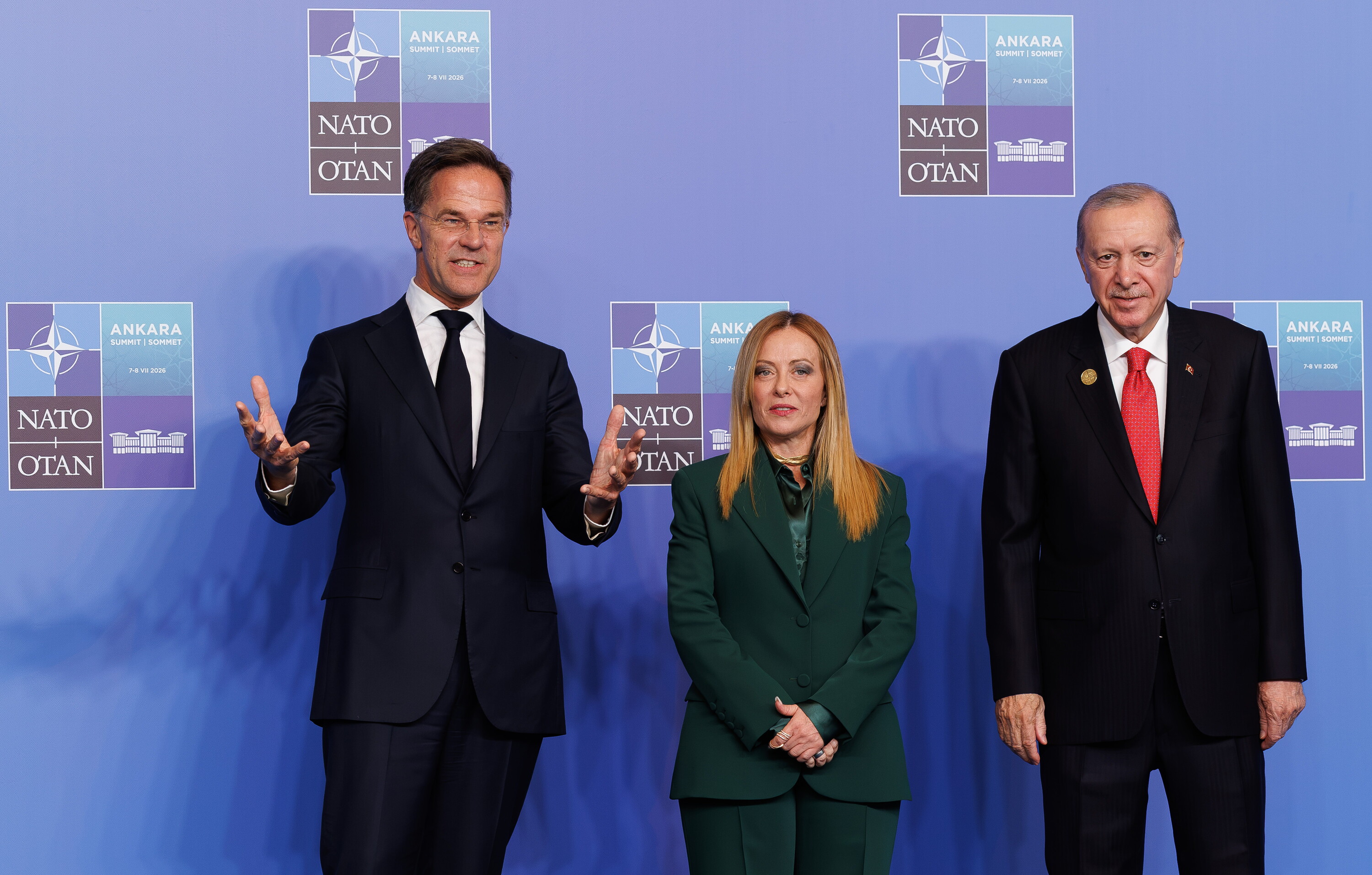 Meloni: "Sulla Nato rispettiamo gli impegni ma stabiliamo noi i modi"
