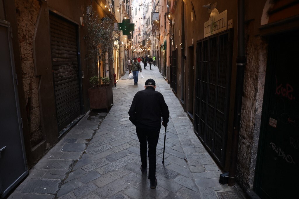 L'età della pensione sale a 64,7 anni. Resta il gap di reddito tra uomini e donne