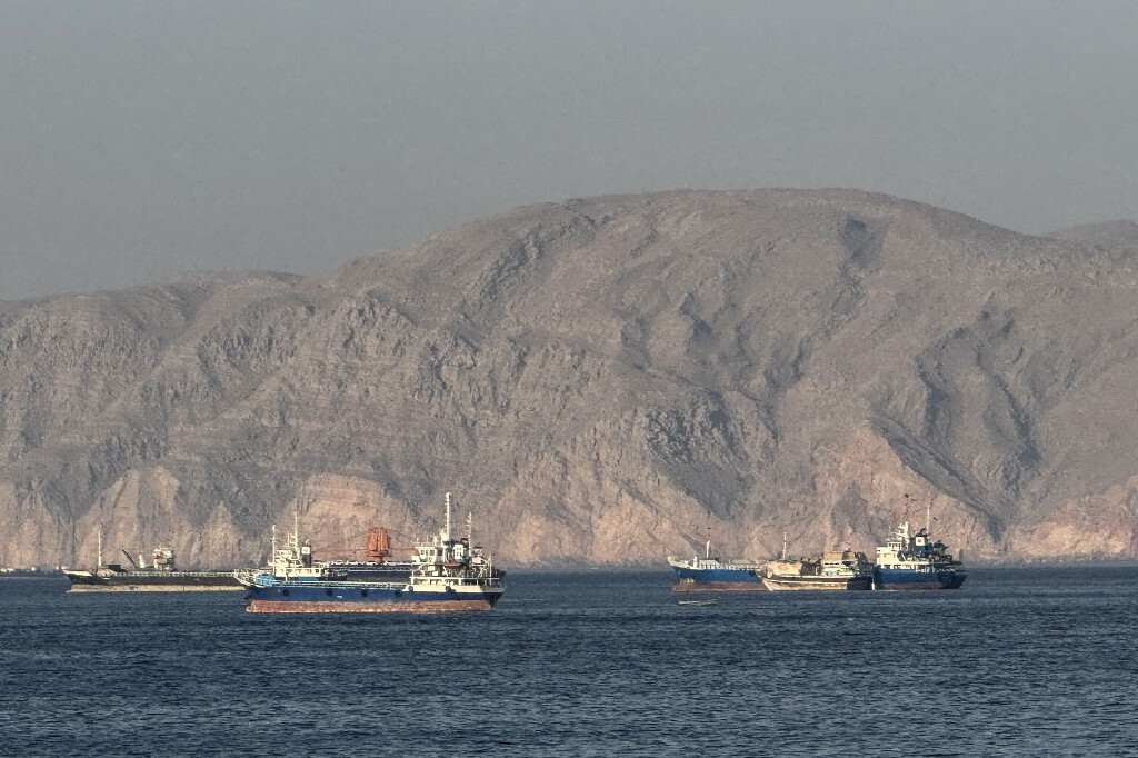 Imbarcazioni nel Golfo Persico, scontri tra marine militari, acque dello Stretto di Hormuz
