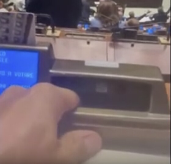 I vannacciani filmano il voto, esplode la tensione in Aula