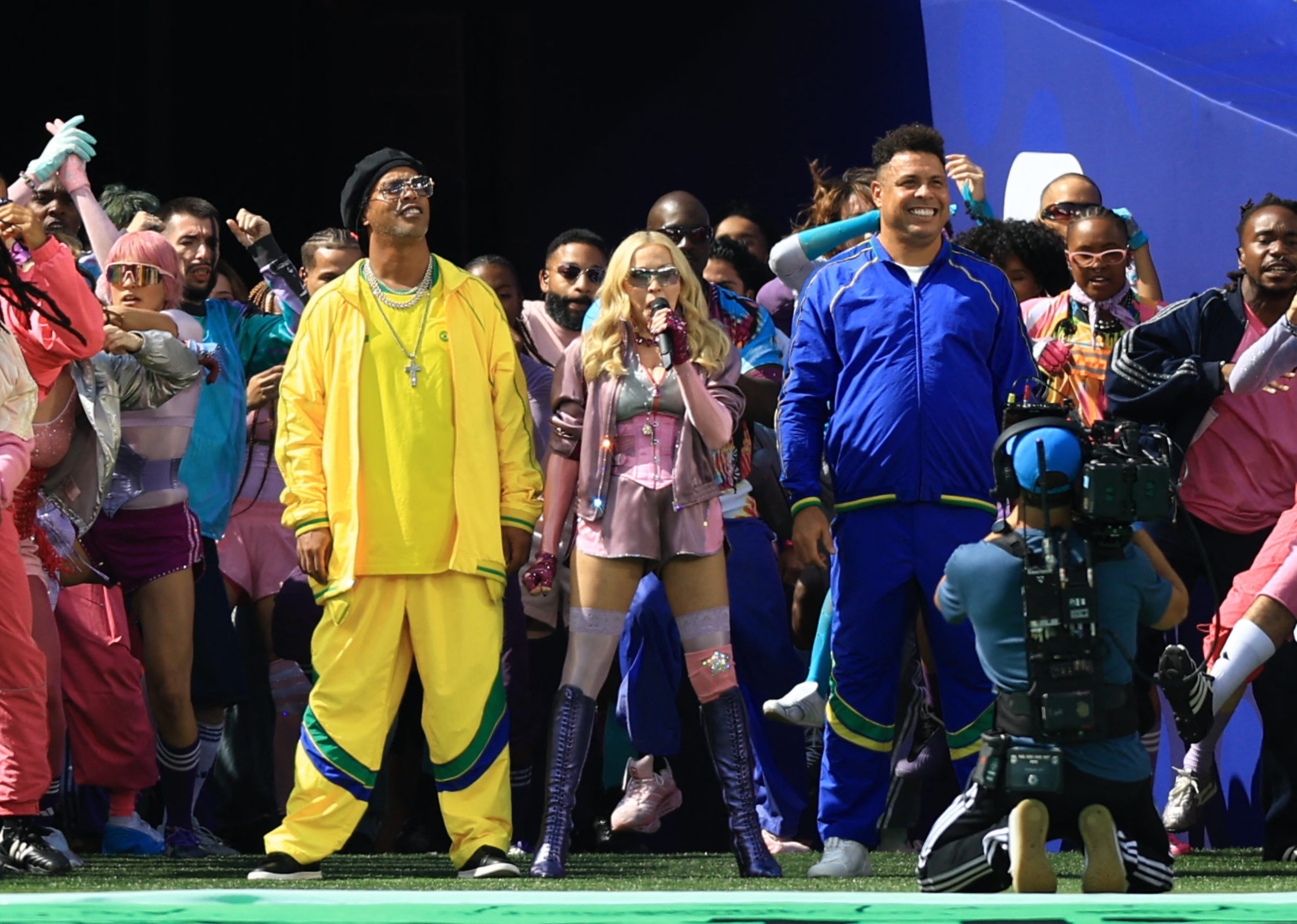 Madonna, Coldplay, Justin Bieber... l'intervallo della finale diventa uno show
