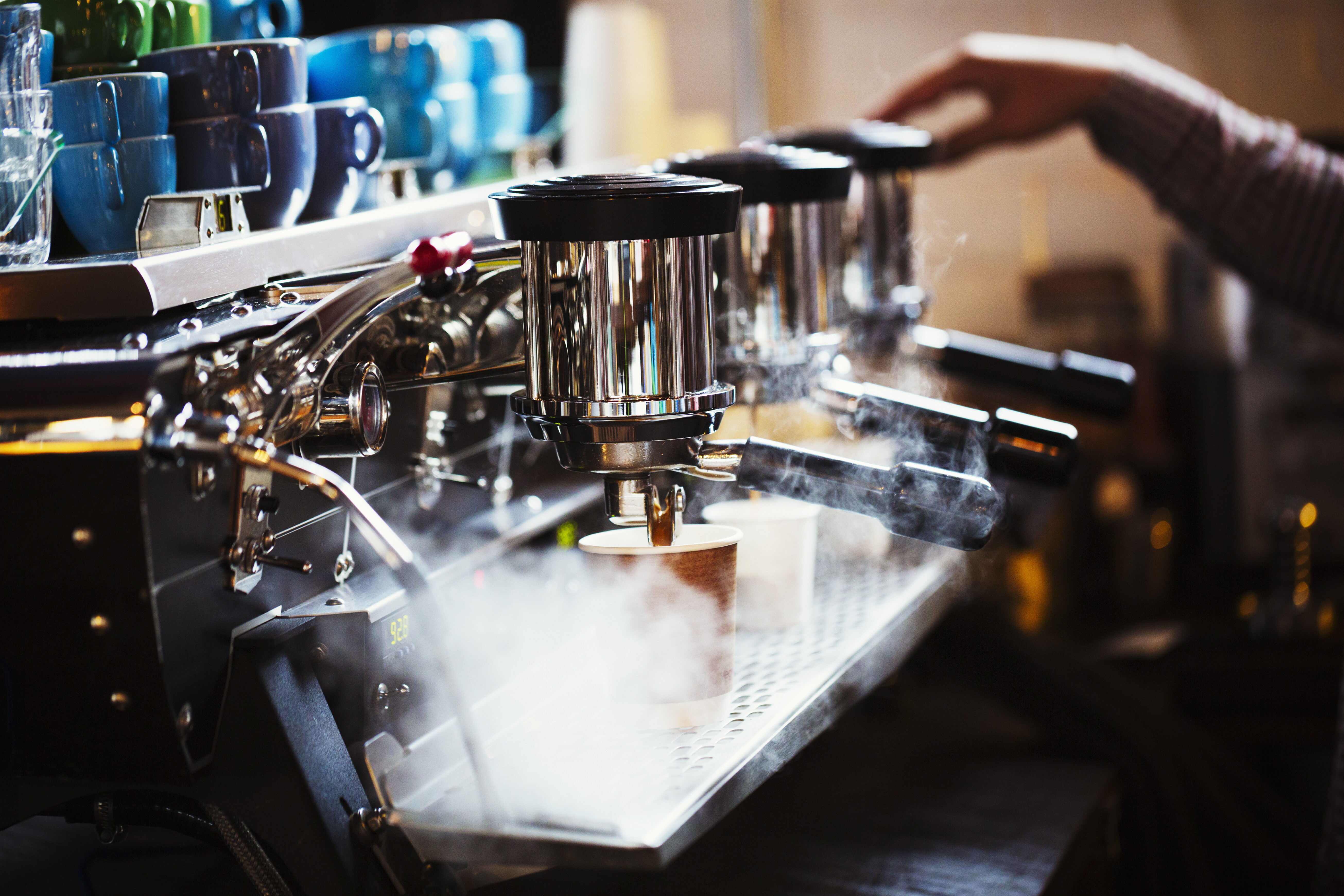 Illycaffè raggiunge l'accordo con i sindacati, introdotto il premio risultato di 1.800 euro