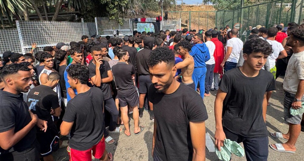 L'invasione di migliaia di migranti dal Marocco, Ceuta vuol chiudere la frontiera [VIDEO]