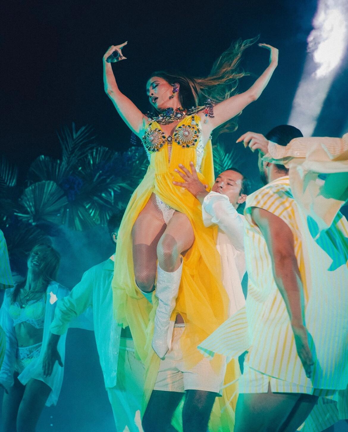 JLo omaggia 'Like a Virgin' di Madonna a Venezia