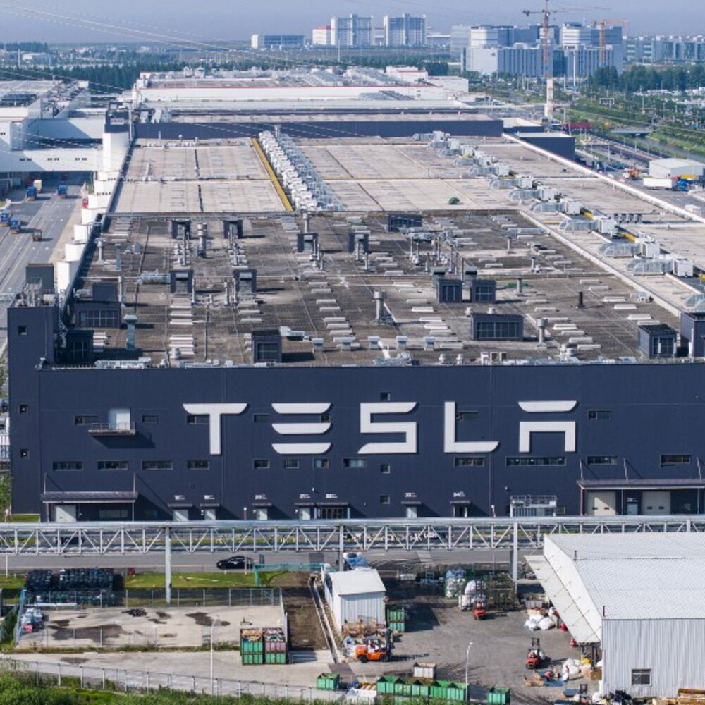 Musk nega la vendita delle attività Tesla in Cina. Sullo sfondo resta la fusione con SpaceX