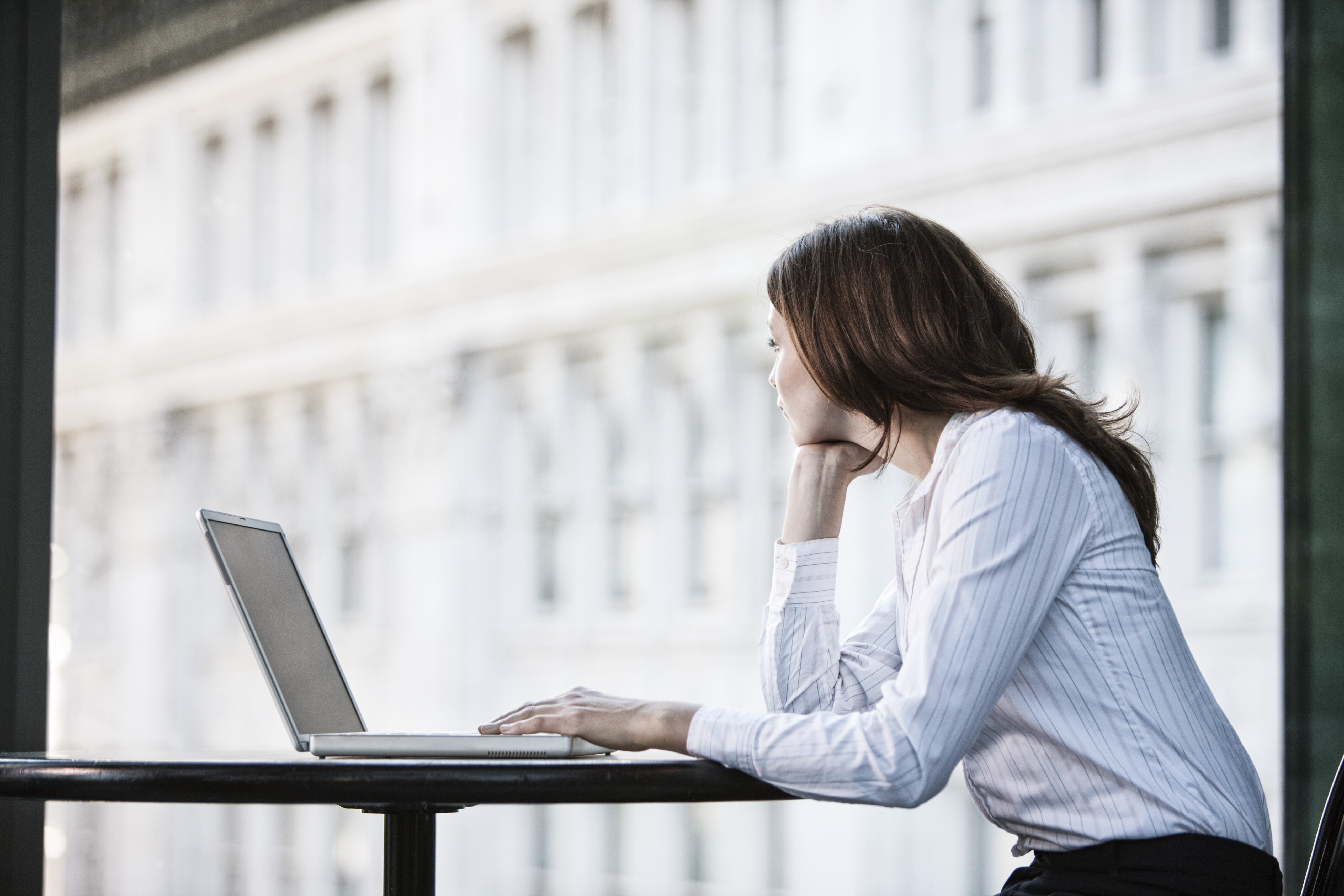 Naspi per dimissioni da violenza e stalking: le regole INPS e come richiederla