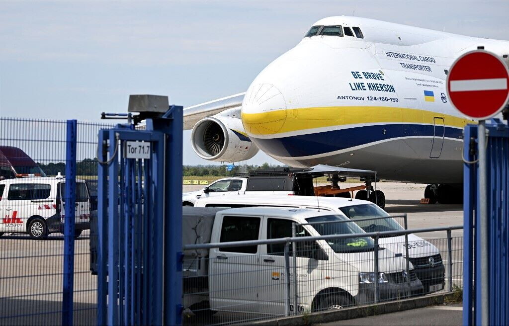 Germania, un drone con esplosivo scoperto nell’aeroporto di Lipsia accanto a un velivolo ucraino