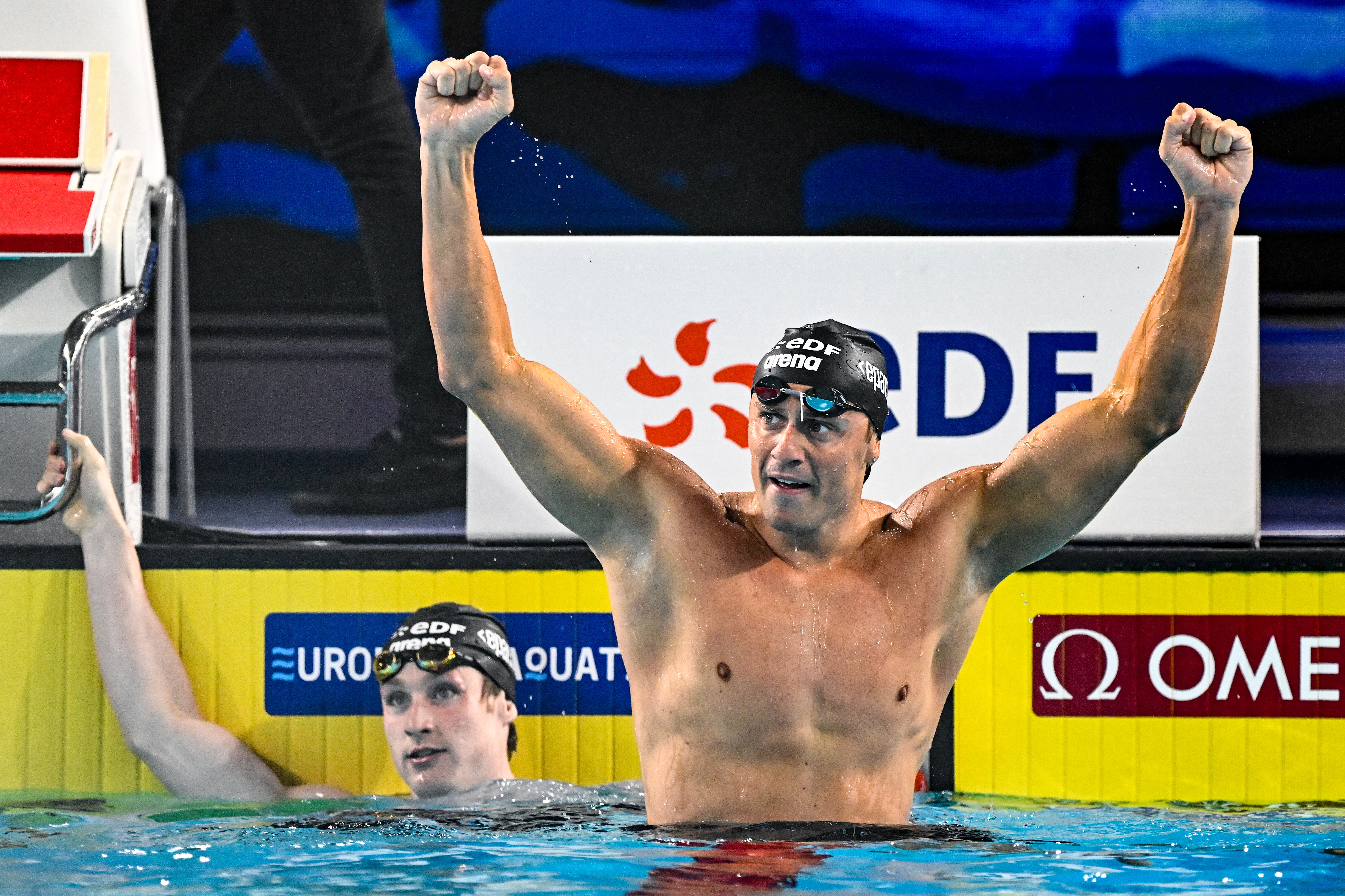 Europei di nuoto, Italia da applausi: Martinenghi oro e Cerasuolo bronzo nei 100 rana, Cur...