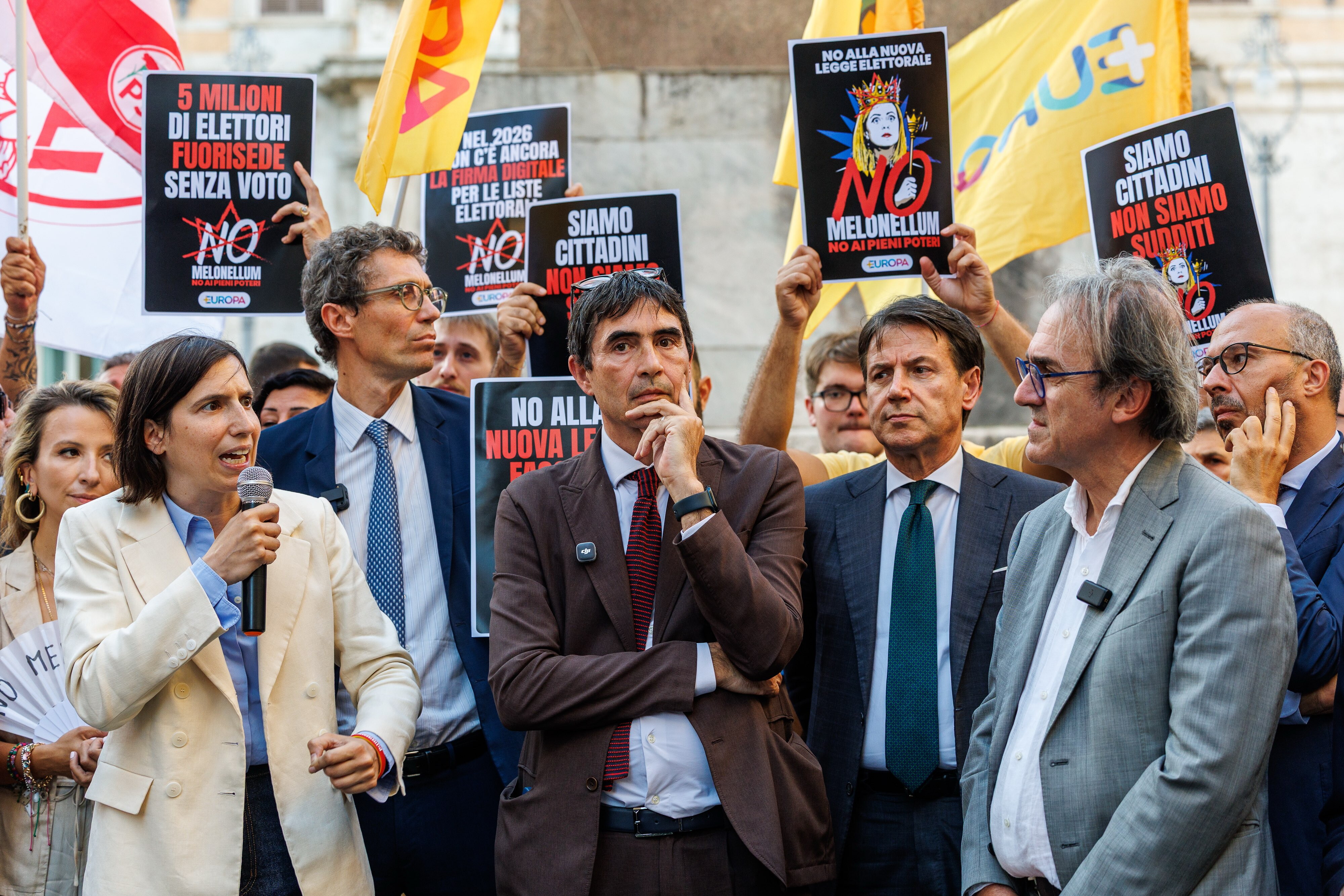 In 6 per la leadership del centrosinistra, ma resta il nodo delle primarie