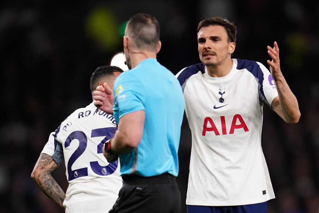 La Premier League farà sentire gli audio delle conversazioni tra giocatori e arbitri