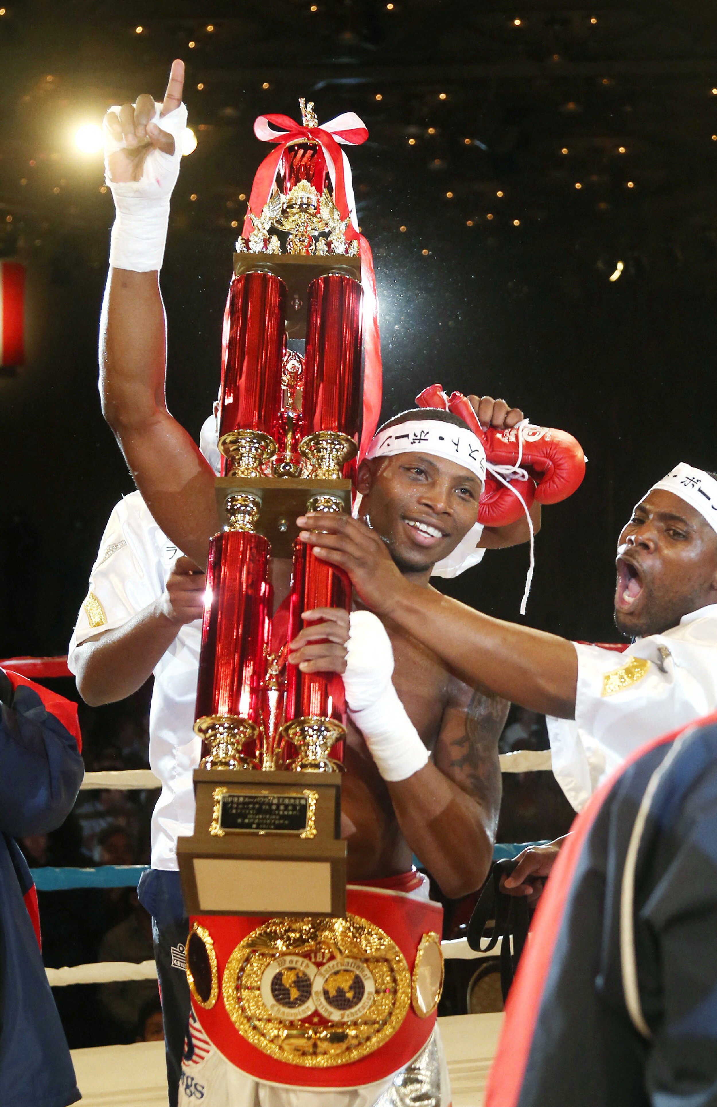 L'ex campione del mondo di boxe Zolani Tete è stato ucciso in un agguato