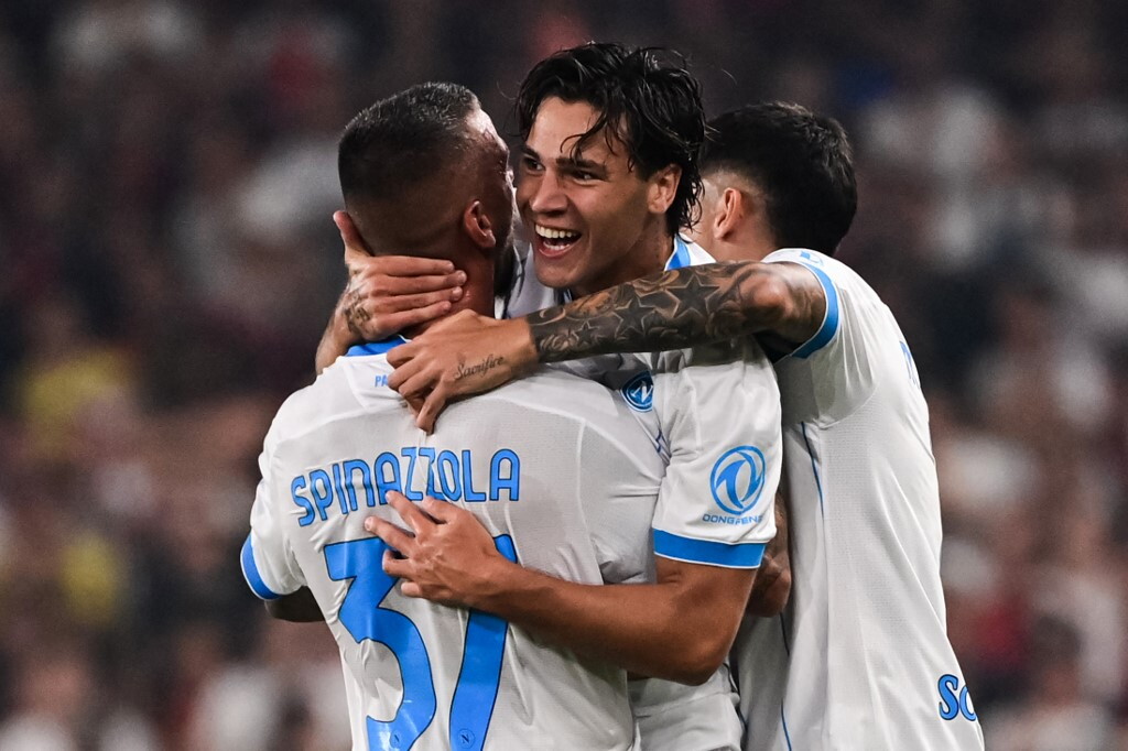 Il Napoli soffre ma batte 2-0 un ottimo Genoa
