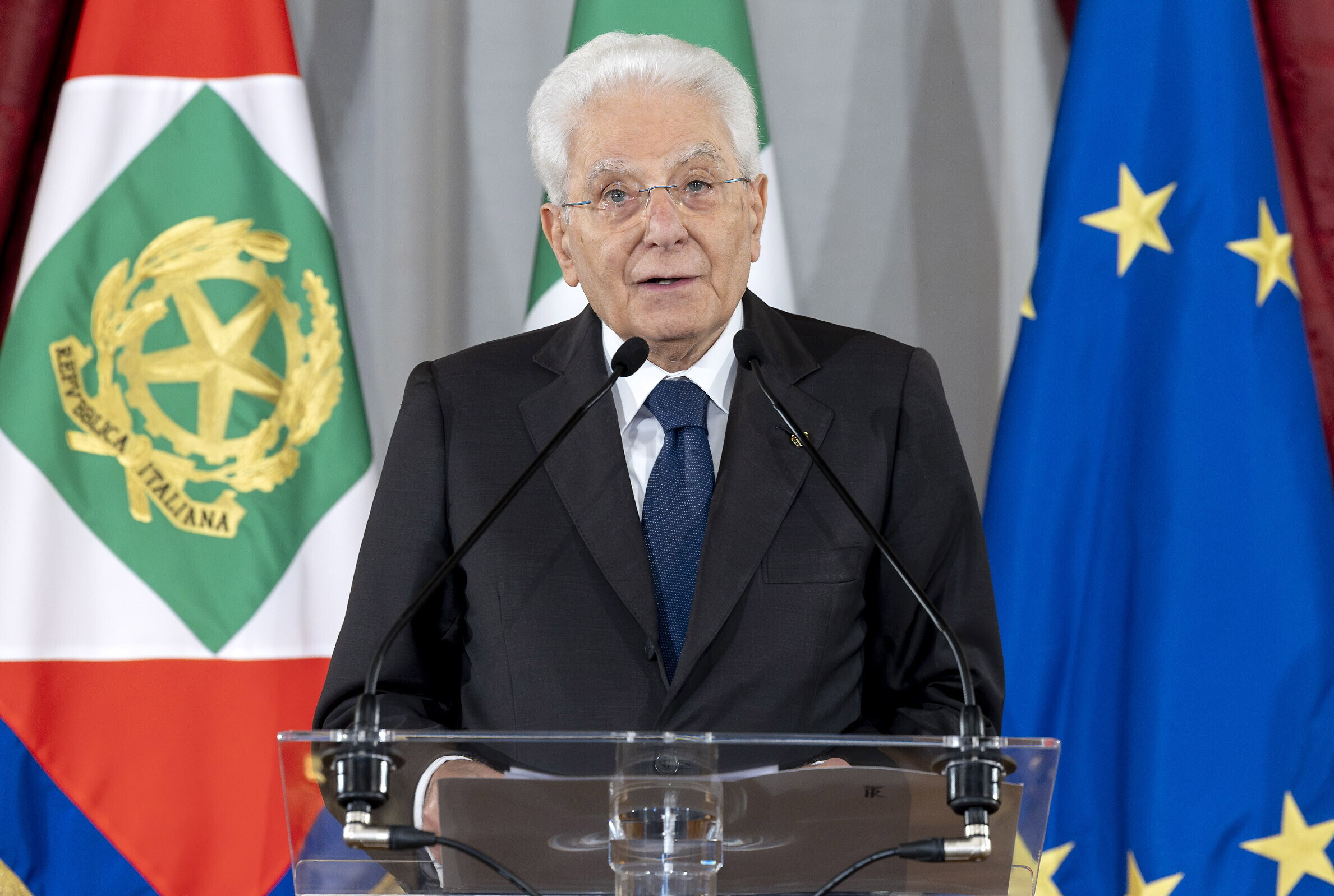 Mattarella sull'Ia: "Gli Stati recuperino l'autorità smarrita"