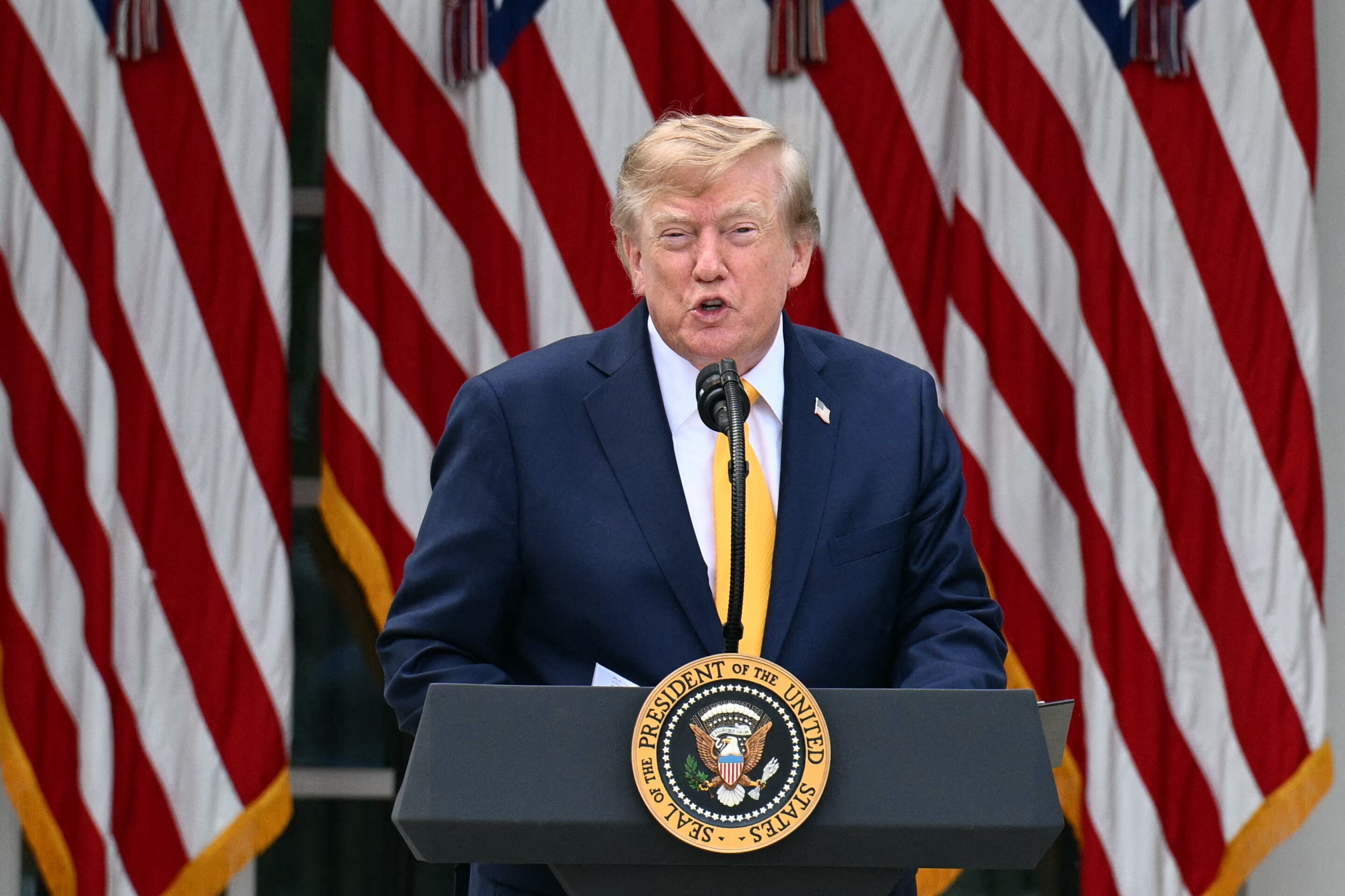 Trump vuole revocare 200 mila visti ai richiedenti asilo