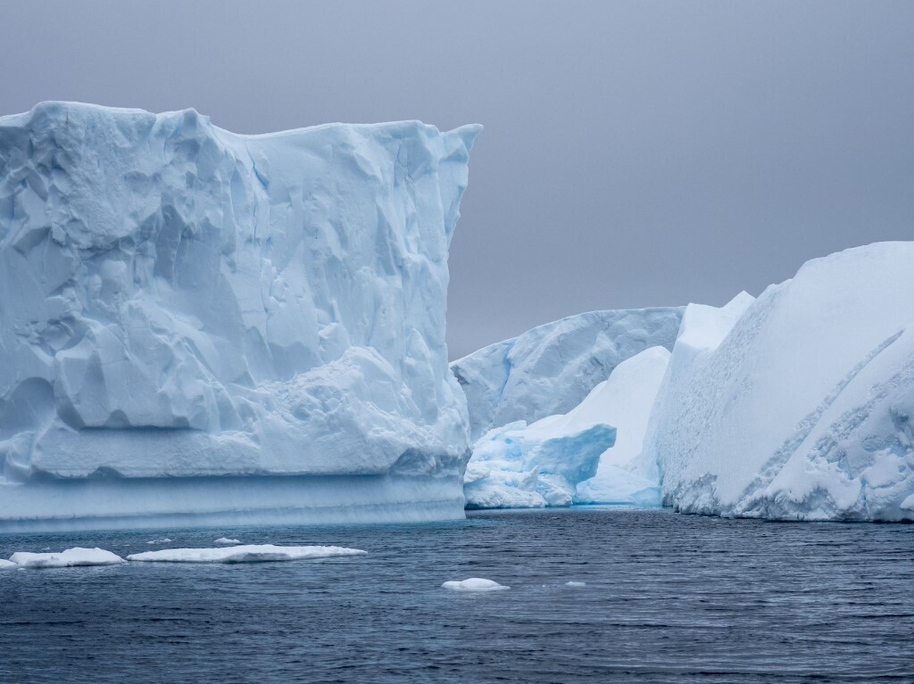 Groenlandia e Antartide sotto attacco, persi 11.000 miliardi di tonnellate di ghiaccio