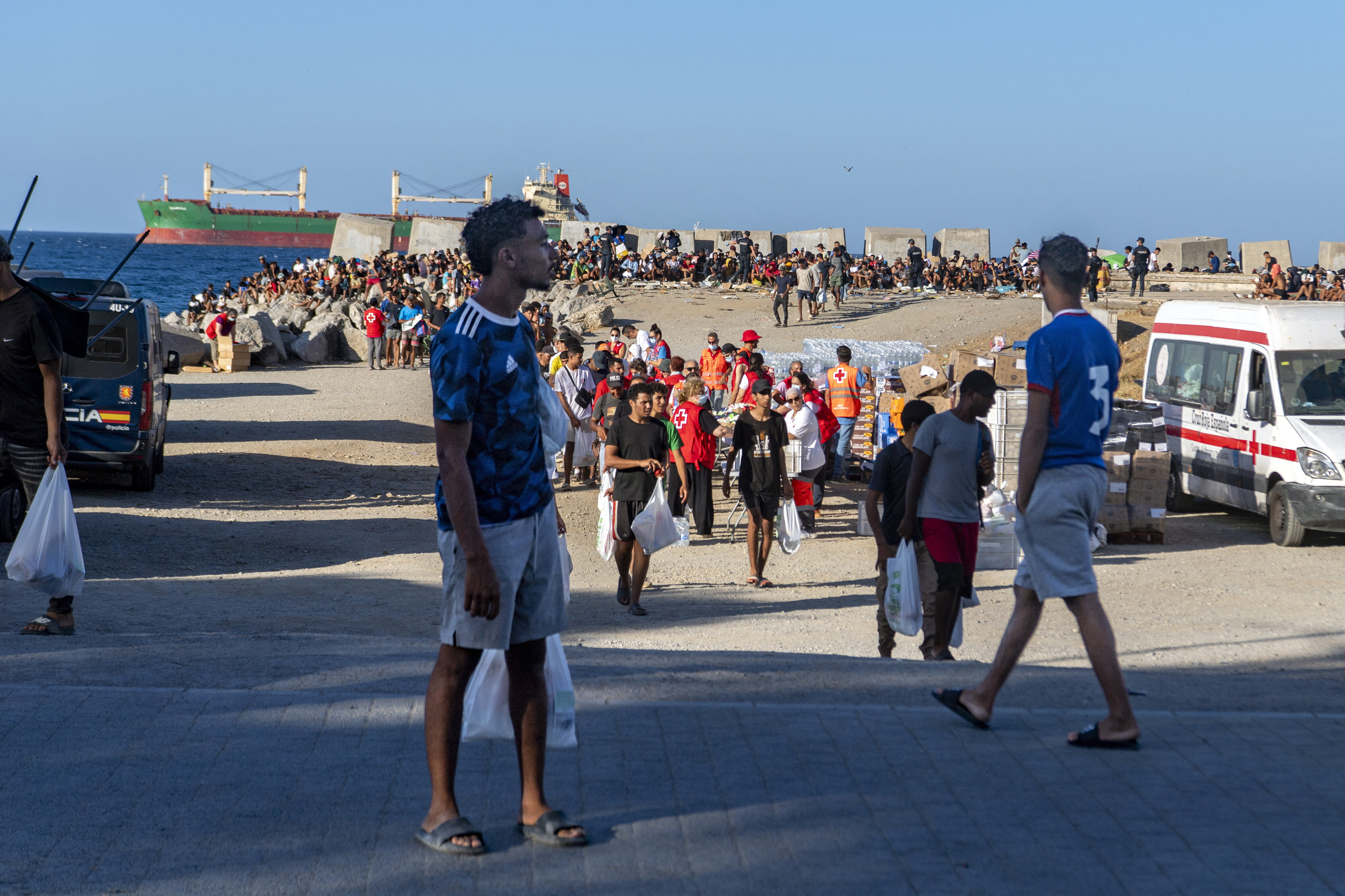 Due ministri spagnoli si confrontano in pubblico sul ruolo dei servizi segreti nella gestione della crisi migratoria a Ceuta