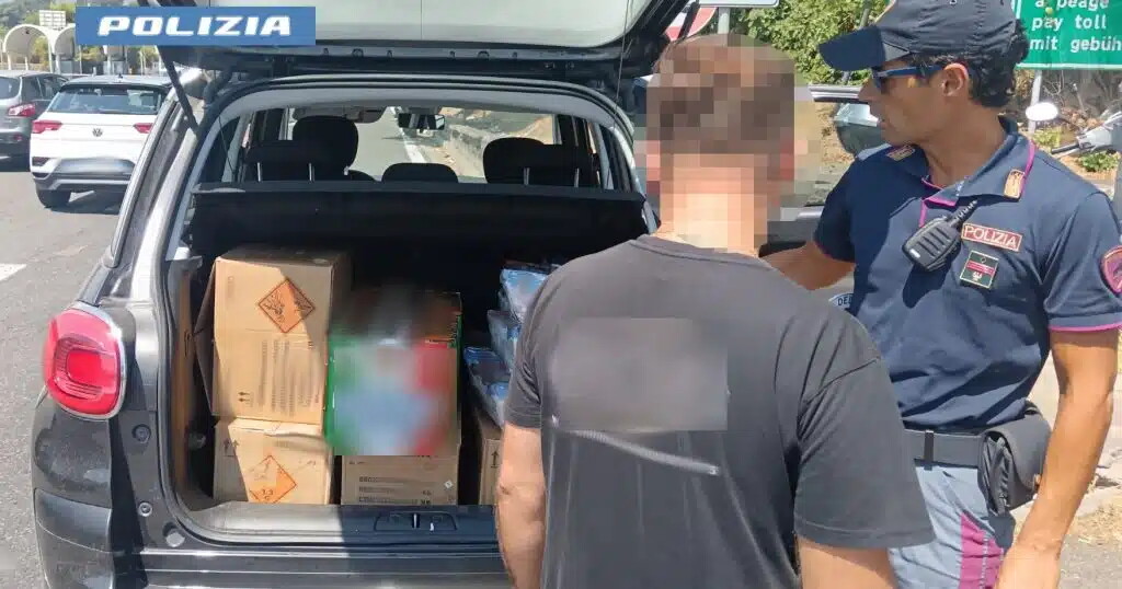 Catania, rischia di 'saltare in aria' con 191 chili di fuochi d'artificio in auto sotto il sole