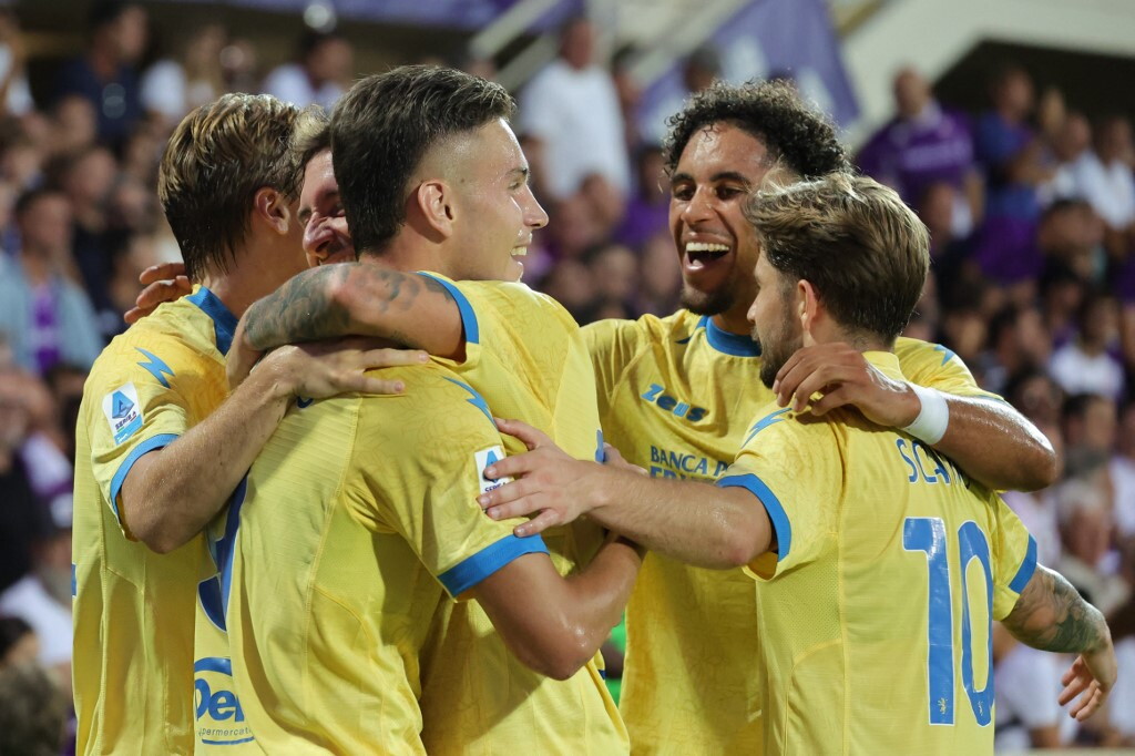 Tonfo della Viola in casa, il Frosinone rovina la festa del centenario. Primi fischi anche...