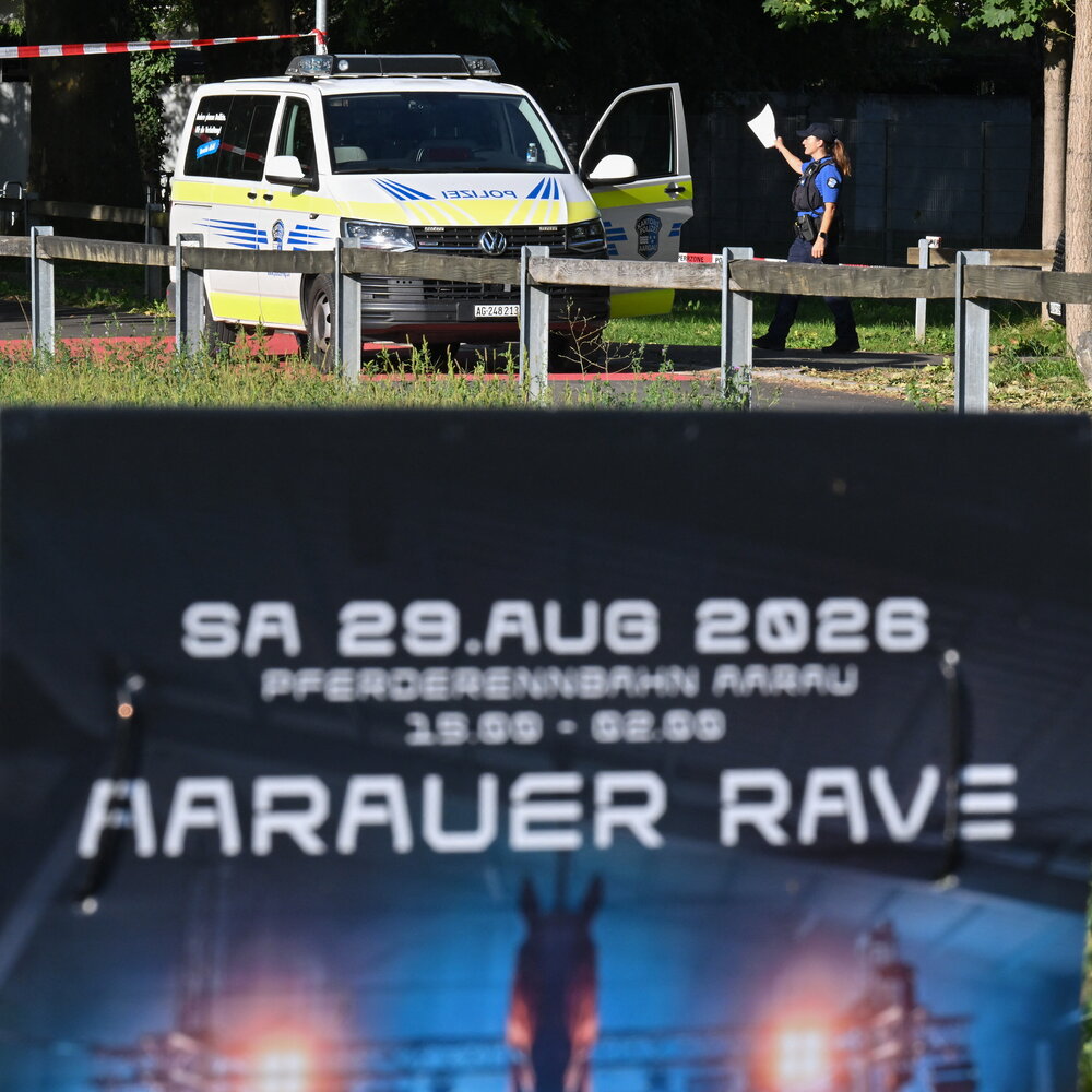 Anteprima: Spari al rave party in Svizzera, un morto e 5 feriti. E' caccia all'uomo