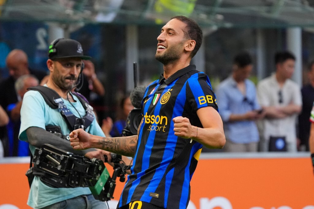 L'Inter domina a Cagliari e raggiunge Milan e Juve in vetta
