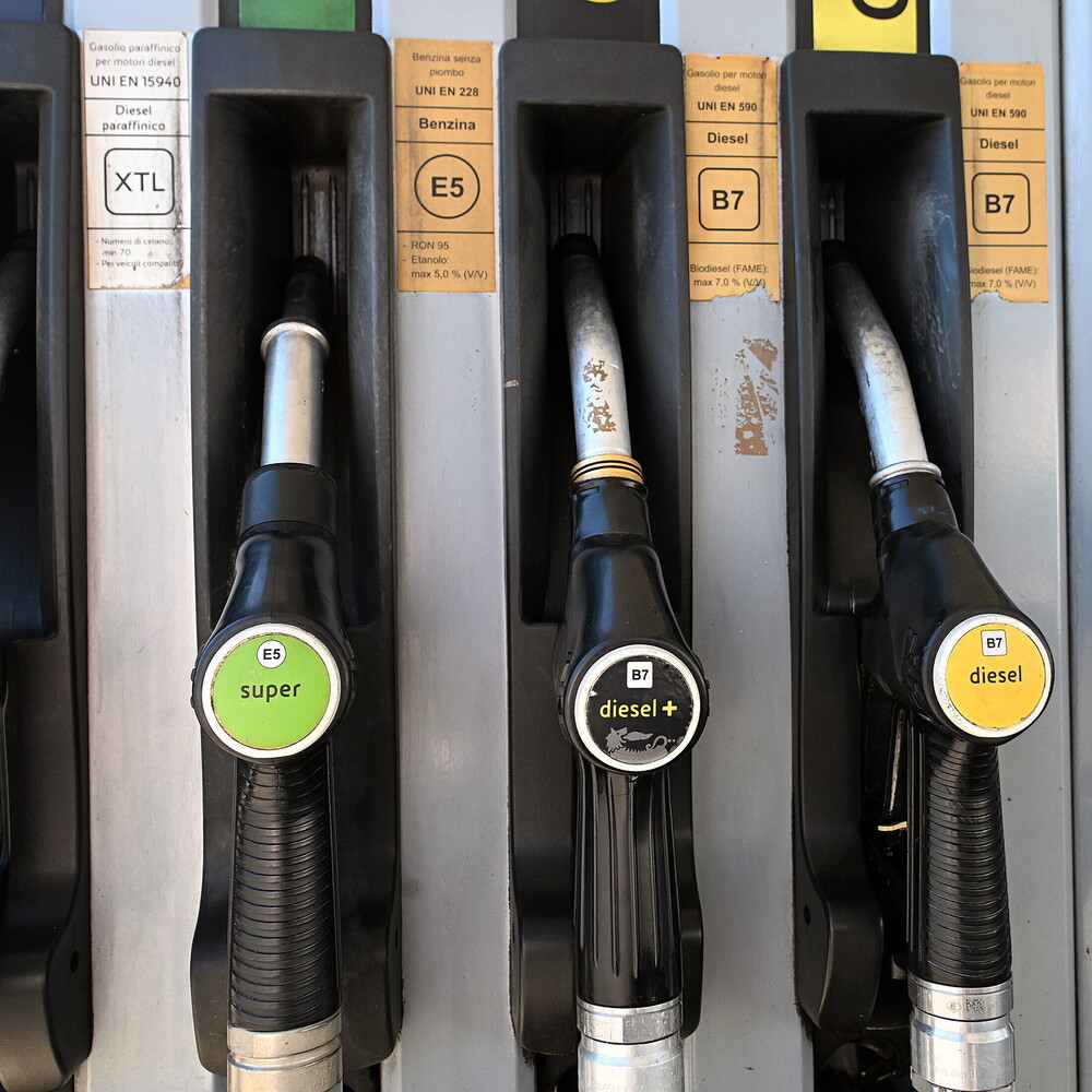 Fuels, the decree extending the cut in excise duties until 10 September has been signed