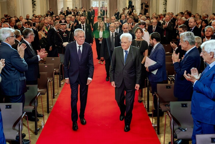 Mattarella a Merano celebra l’Accordo di Parigi: "Con l'Ue i confini non più ostacoli ma p...
