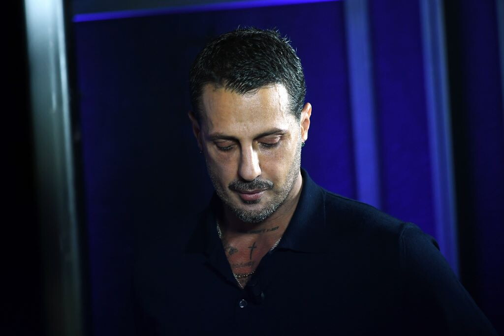 Fabrizio Corona minacciato e aggredito, "500 euro o ti facciamo del male"