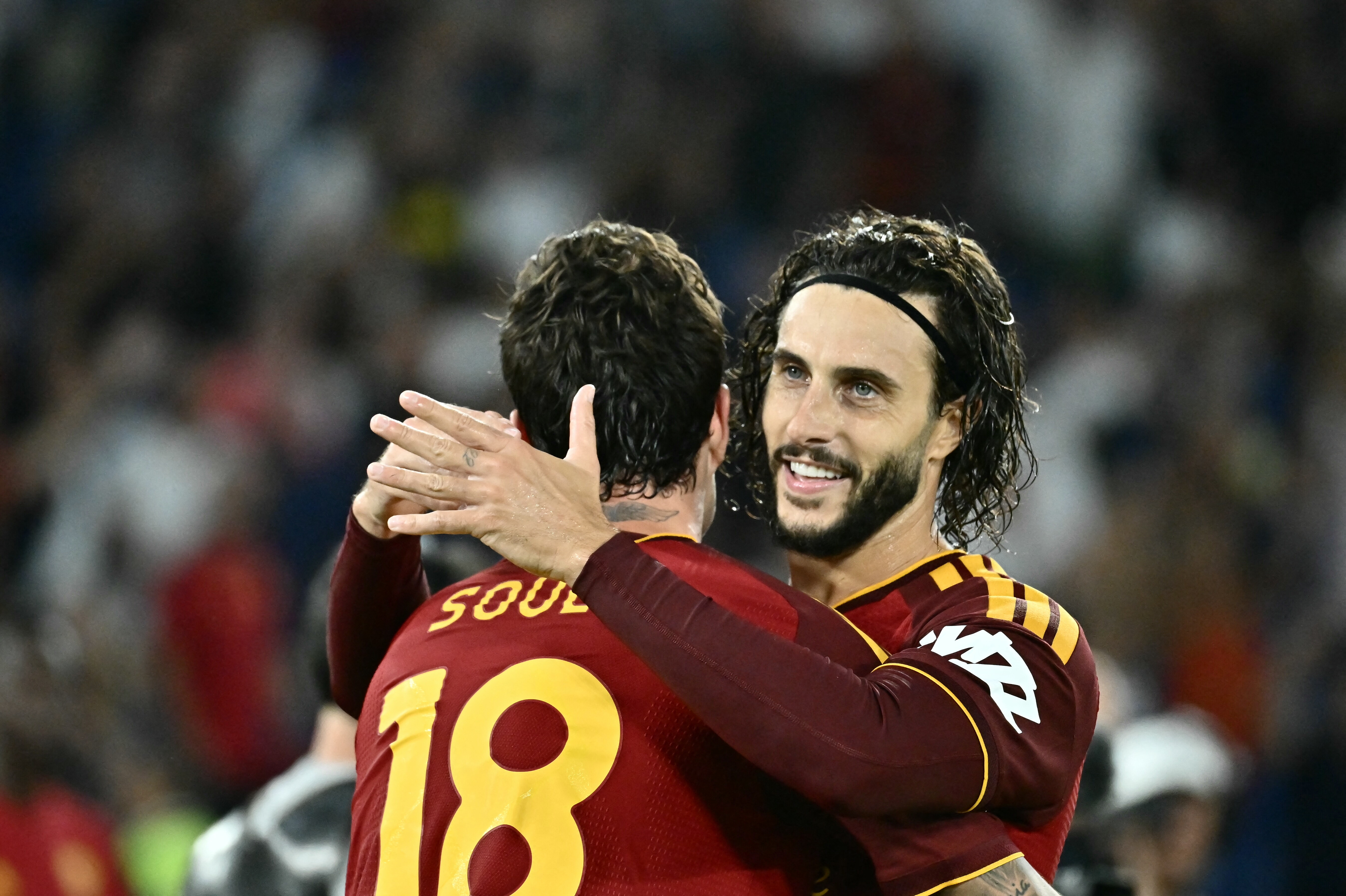 Roma a punteggio pieno, batte 2-1 l'Atalanta in rimonta