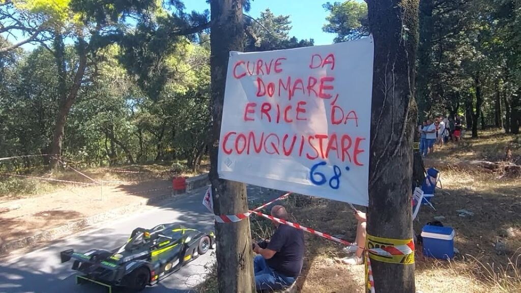 Auto fuori strada alla cronoscalata sul Monte Erice, due morti e due feriti
