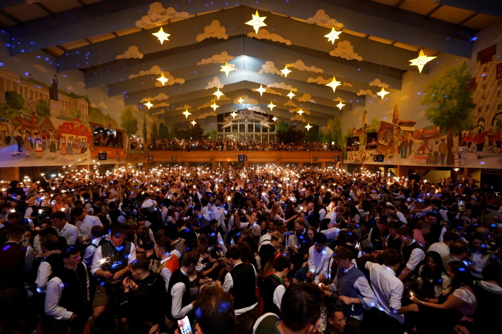 Birrifici locali e produttori esterni si contendono il controllo dell'Oktoberfest a Monaco