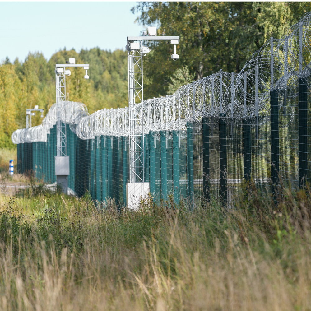 Anteprima: La Finlandia 'chiude' il confine con la Russia, eretta una recinzione lunga 200 chilometri