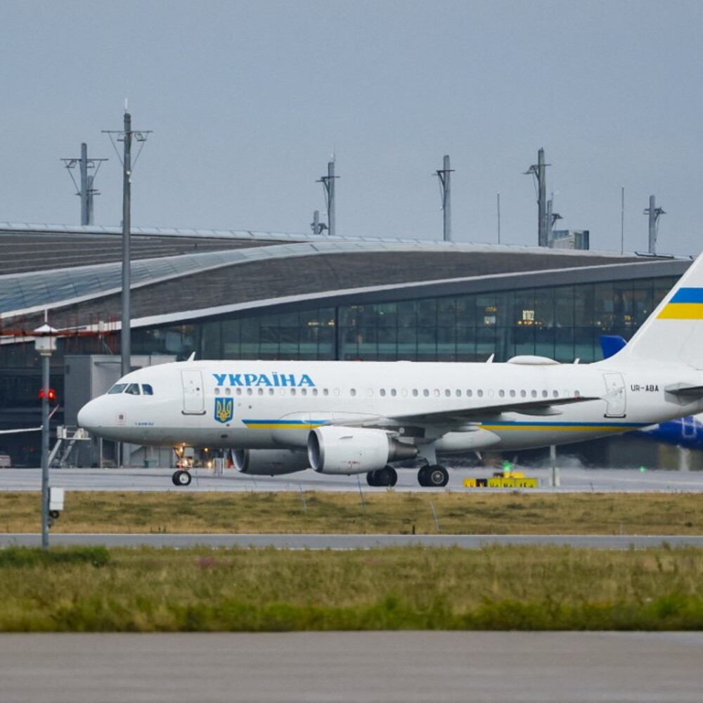Anteprima: L'aereo di Zelensky sfiorato da un drone. Il Cremlino: "Nessuna minaccia"