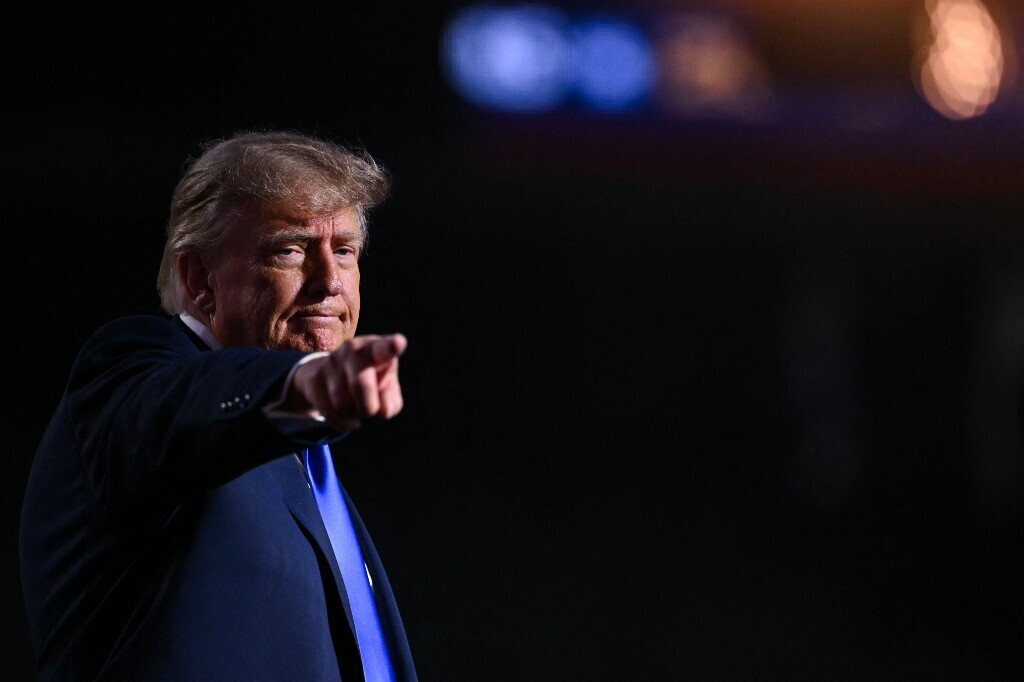 Lo show di Trump a Dallas: "Se vinciamo a novembre dividendo da 5mila dollari per ogni americano"