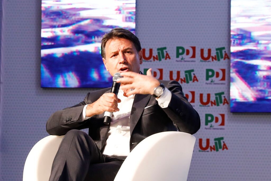 Applausi per Conte alla Festa dell’Unità: "Se sconfitto alle primarie rimarrò leale"