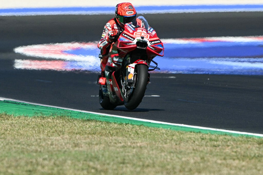 MotoGP a Misano, Marc Marquez trionfa e aggancia Martin in classifica. Podio tutto spagnolo